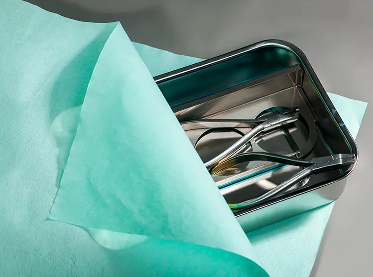 Od výroby po kliniku: úloha lekárskeho krepového papiera v zdravotníckom dodávateľskom reťazci