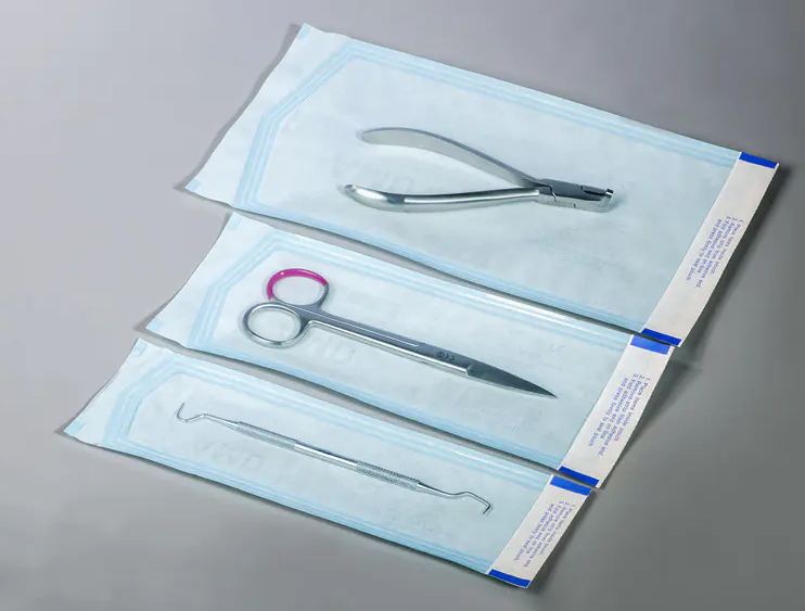 Ako samotesniace sterilizačné vrecká zabezpečujú sterilnú bariéru zdravotníckych pomôcok?